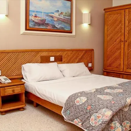 Hotel & Xlendi