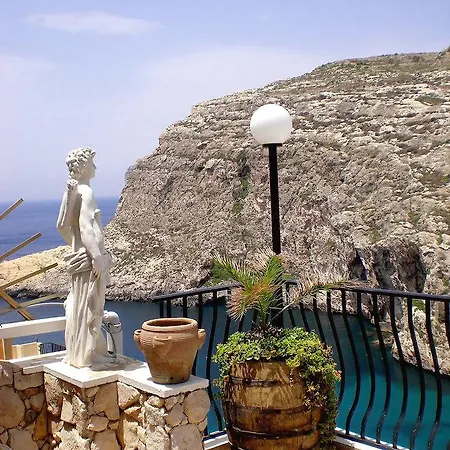 & 3* Xlendi