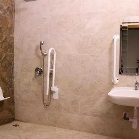 & Hotel 3*