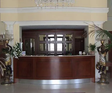 Hotel & 3*