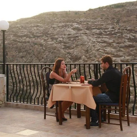 & Xlendi