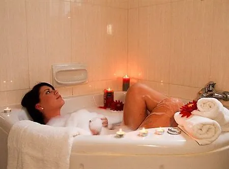 Hotel &