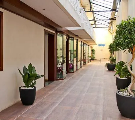 Hotel & 3*